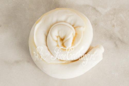 Как приготовить слоеные узбекские лепешки на сковороде.