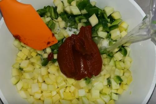 Заготовки из кабачков на зиму рецепты пальчики оближешь. Салат с кабачками на зиму быстро и вкусно. Пальчики оближешь!