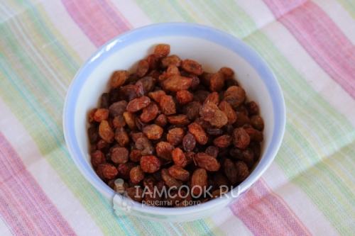 Сдобные булочки с изюмом. Булочки с изюмом из дрожжевого теста