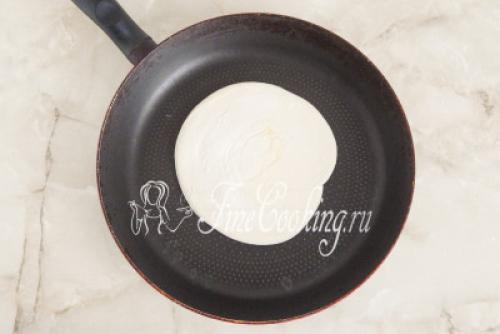 Как приготовить слоеные узбекские лепешки на сковороде.