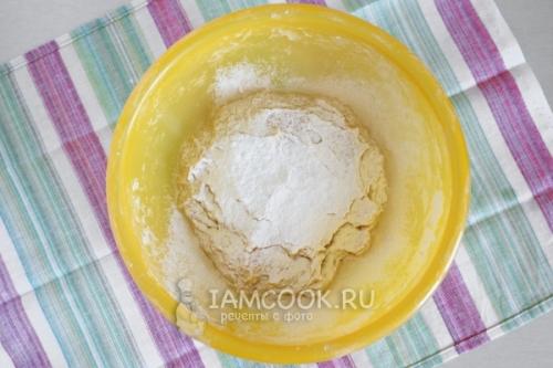 Сдобные булочки с изюмом. Булочки с изюмом из дрожжевого теста