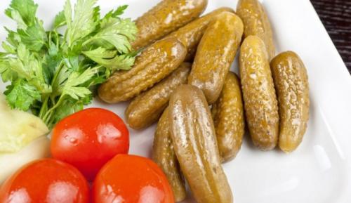 Маринование помидоров на зиму в банках рецепты Пальчики оближешь. Помидоры с огурцами на зиму — рецепт пальчики оближешь