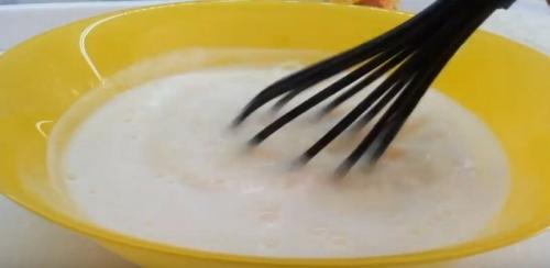 Заварные блинчики на кефире с кипятком. Блины на кефире с кипятком — правильный рецепт тонких блинчиков