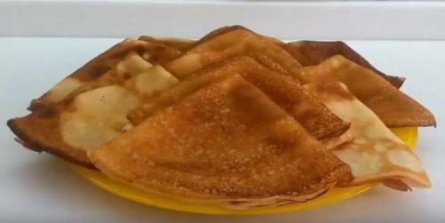 Заварные блинчики на кефире с кипятком. Блины на кефире с кипятком — правильный рецепт тонких блинчиков