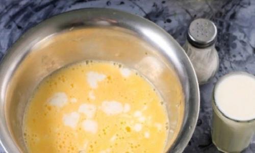 Ажурные тонкие, заварные блины на кефире с кипятком