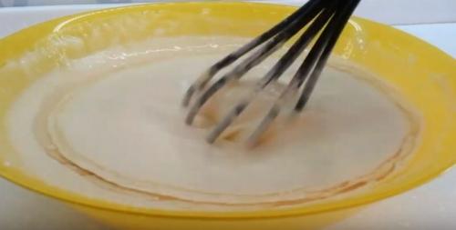 Заварные блинчики на кефире с кипятком. Блины на кефире с кипятком — правильный рецепт тонких блинчиков