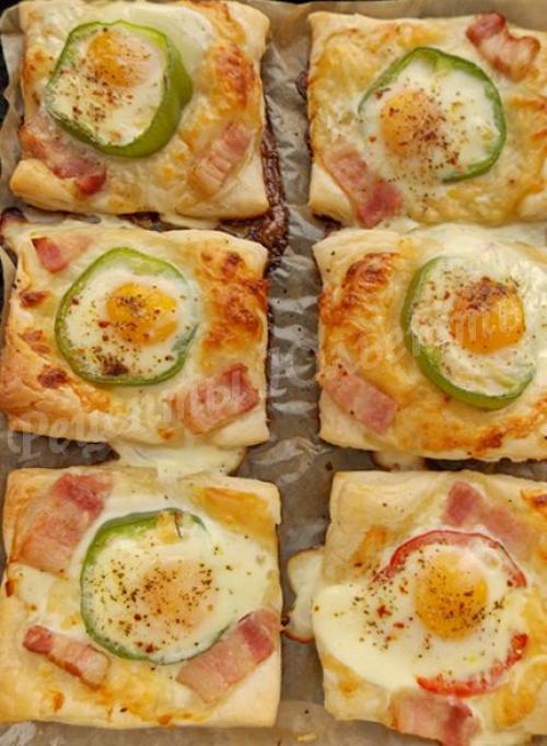 Слойка с ветчиной и сыром и яйцом из слоеного теста. Ингредиенты: