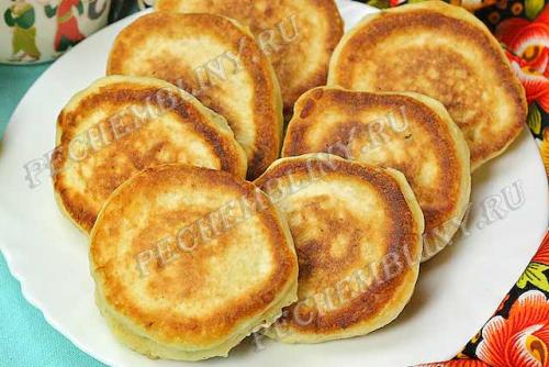 Банановые оладьи на кефире. Приготовление