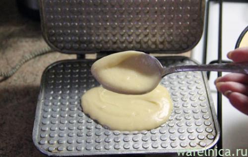 Вафельные трубочки хрустящие с начинкой. Вафельные трубочки