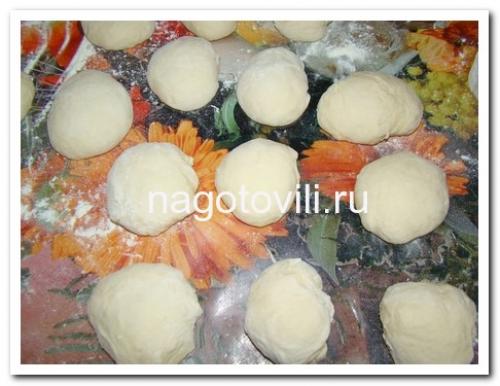 Пирожки с карамельками. Пирожки с конфетами