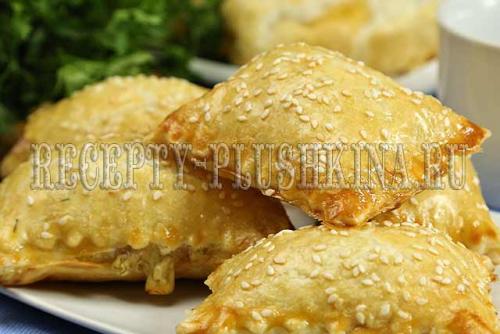 Слойки с ветчиной и сыром из слоеного теста