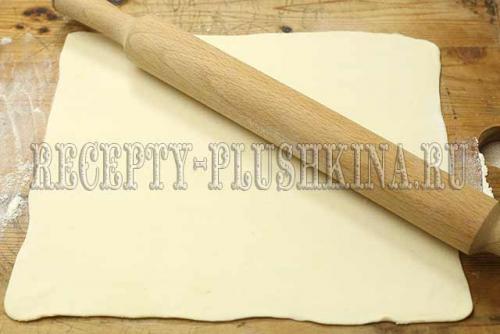 Слойки с ветчиной и сыром из слоеного теста