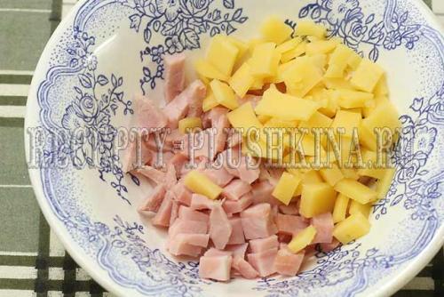 Слойки с ветчиной и сыром из слоеного теста