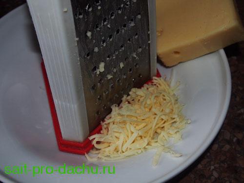 Салат с вареной морковью и яйцом. Салат с вареной морковкой, сыром и яйцами