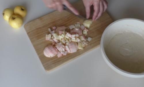 Оладьи на кефире с тертыми яблоками. Оладьи с яблоками на кефире – лучший рецепт