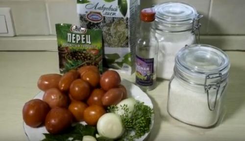 Маринованные помидоры с чесноком