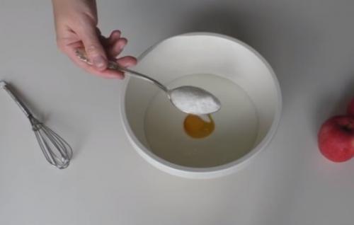 Оладьи на кефире с тертыми яблоками. Оладьи с яблоками на кефире – лучший рецепт