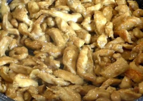 Курица по-тайски в кисло-сладком соусе. Курица в кисло-сладком соусе «по-шанхайски» с овощами и ананасами