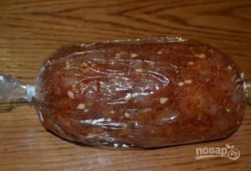 Мраморный рулет куриный. "Мраморный рулет" (мясная нарезка из курицы)