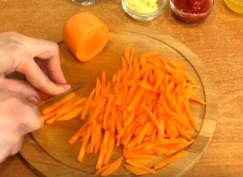 Курица по-тайски в кисло-сладком соусе. Курица в кисло-сладком соусе «по-шанхайски» с овощами и ананасами