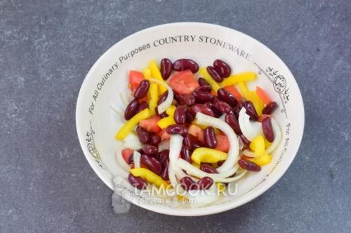 Салат из куриной печени и фасоли. Салат с куриной печенью и фасолью