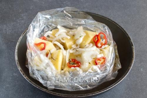 Курица с картошкой в пакете. Курица с картошкой в духовке в пакете для запекания
