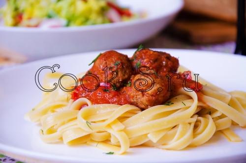 Фрикадельки с пастой в томатном соусе рецепт. Паста с фрикадельками