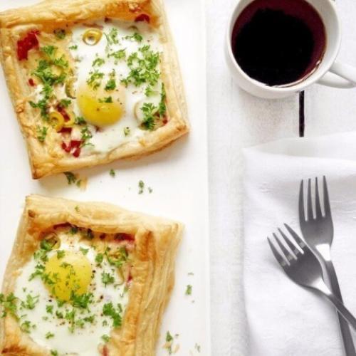 Слойки с яйцом ветчиной и сыром. Готовь вместе с Хрумкой!