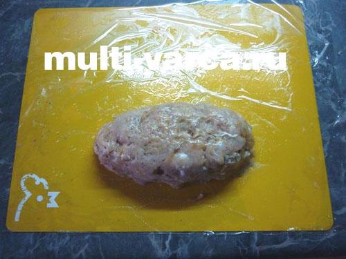 Куриные колбаски в мультиварке. Куриная колбаска