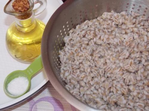 Перловка с грибами в сливочном соусе. Перловка с грибным соусом