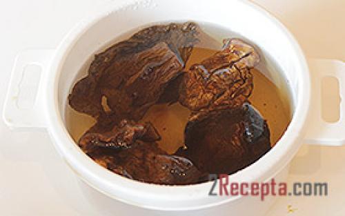 Перловка с сушеными грибами в мультиварке