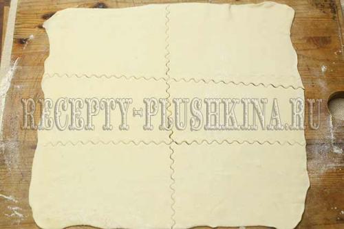 Слойки с ветчиной и сыром из слоеного теста