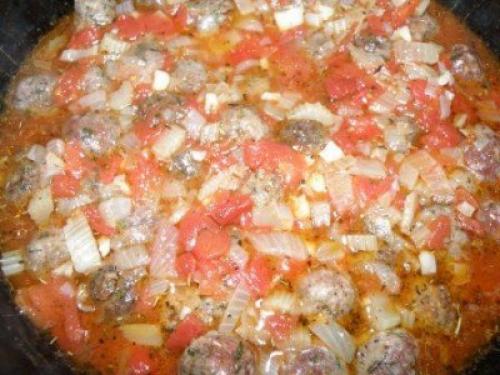 Тефтели в томатном соусе под сыром от Джейми Оливера