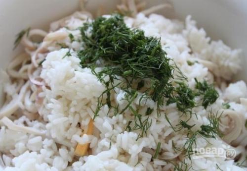 Самый популярный салат с кальмарами. Салат с кальмарами и рисом