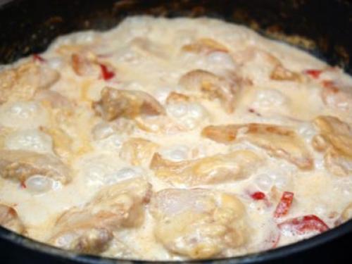 Куриная грудка, запеченная в духовке по-французски