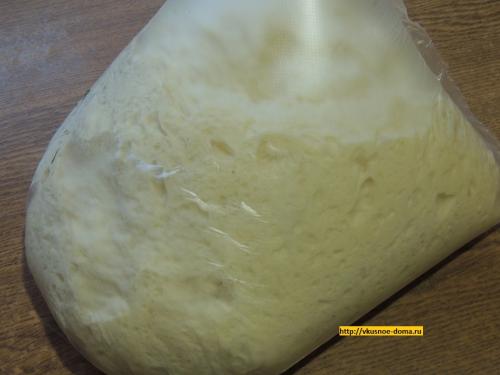 Вкусные, сдобные пирожки с мясом на основе дрожжевого теста