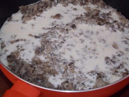 Перловка с грибами в сливочном соусе. Перловка с грибным соусом