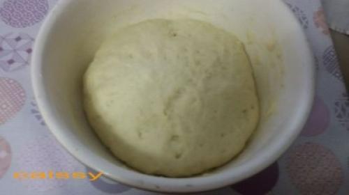 Липкие булочки с корицей грецкими орехами и карамельным соусом. Булочки с корицей, карамельным соусом и орехами пекан