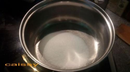 Липкие булочки с корицей грецкими орехами и карамельным соусом. Булочки с корицей, карамельным соусом и орехами пекан