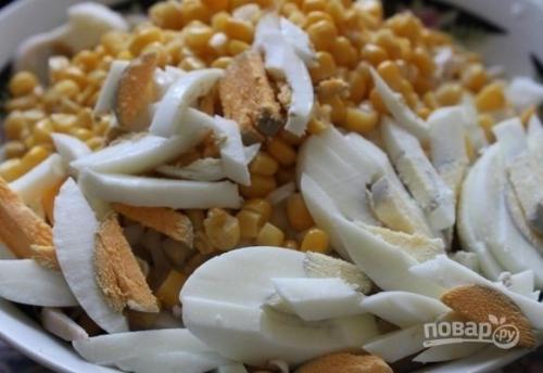 Самый популярный салат с кальмарами. Салат с кальмарами и рисом