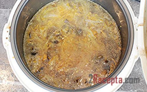 Перловка с сушеными грибами в мультиварке