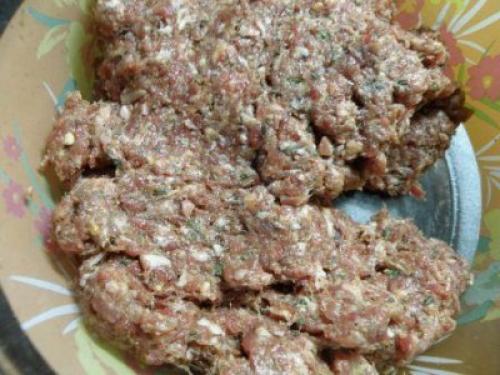 Тефтели в томатном соусе под сыром от Джейми Оливера