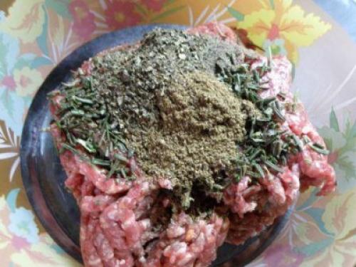 Тефтели в томатном соусе под сыром от Джейми Оливера