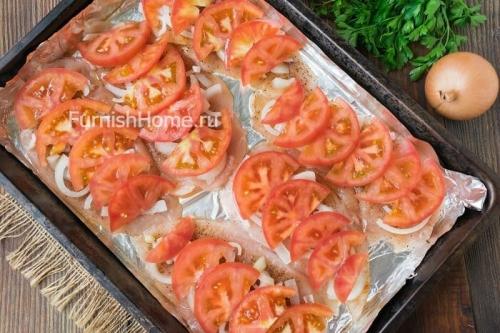 Куриная грудка под сырной шапкой. Куриное филе с помидорами под сырной шапочкой