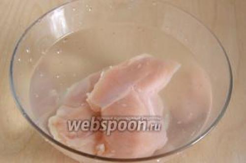 Курица для бутербродов вместо колбасы в мультиварке. Куриная грудка «бутербродная» в мультиварке