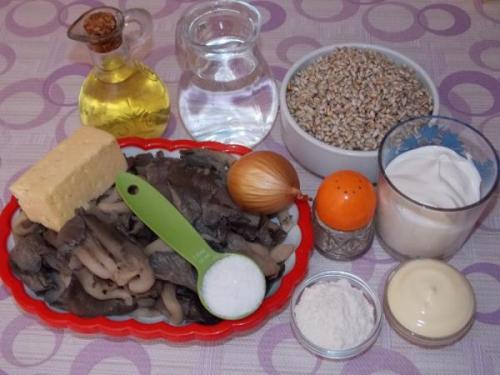 Перловка с грибами в сливочном соусе. Перловка с грибным соусом