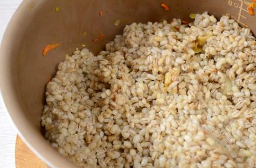 Перловка с шампиньонами и луком в мультиварке. Перловка с грибами в мультиварке: постное блюдо. Быстро и очень просто: фото-рецепт приготовления перловки с грибами