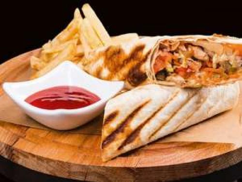 Калорийность шаурмы с курицей. Калорийность куриной шаурмы