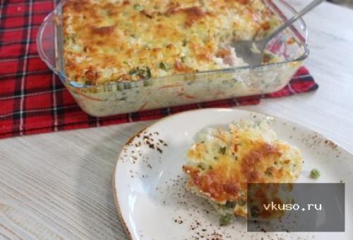 Рисовая запеканка с грудинкой и овощами