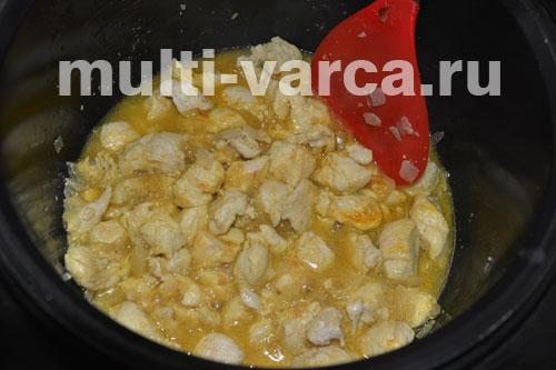 Курица с баклажанами и помидорами в мультиварке